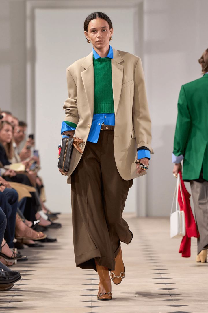 セリーヌ 2026年リゾートコレクションより。