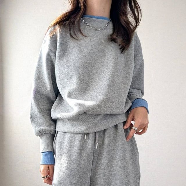 しまむら「配色裏起毛プルオーバー」