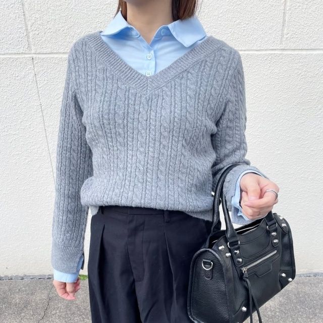 しまむら「シャツフェイクレイヤード短丈プルオーバー」