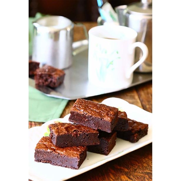 昨今の流行りはもっぱら、グーイーブラウニーと呼ばれる、中がソフトでねっちりしているタイプ 撮影／安田真理子、(c)安田真理子／KADOKAWA