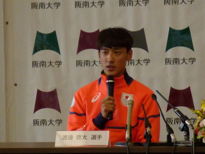 画像2: 記者会見にて