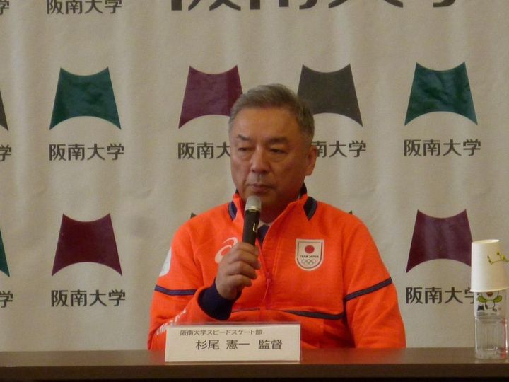 画像1: 記者会見にて