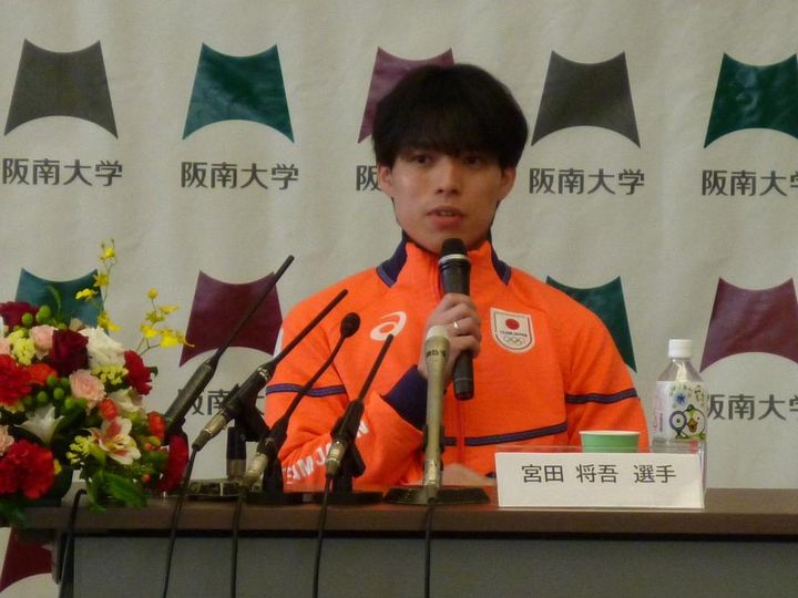 画像3: 記者会見にて