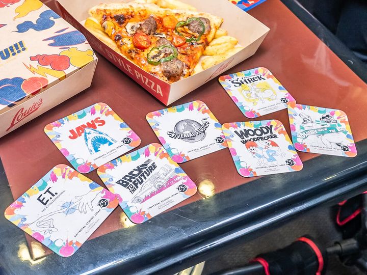 ユニバーサル・スタジオ・ジャパン／メルズ・ドライブイン「プルドポークバーガー 25周年コースターセット」2