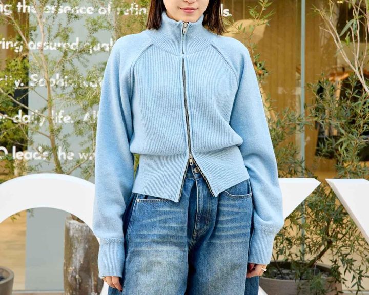 画像: カシミヤ混ニットに包まれて