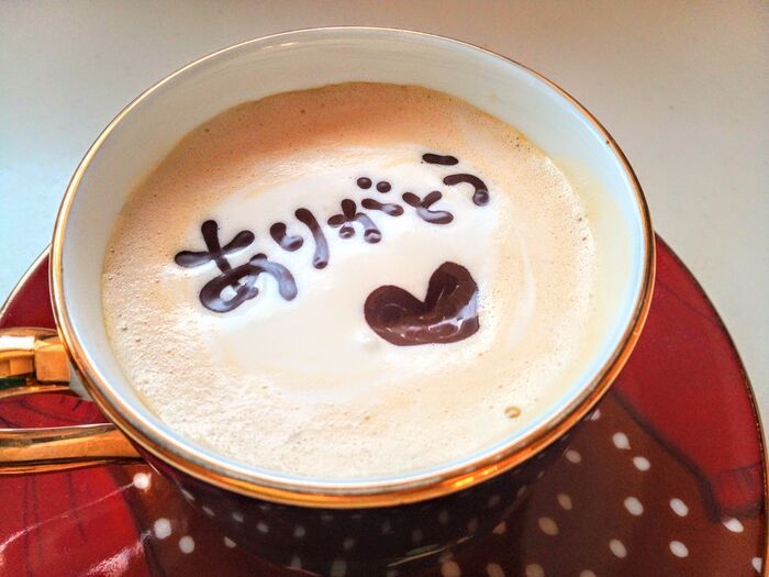 家にある『個包装チョコ』を袋のまま溶かすだけ！もうチョコペンは買いません♪描きやすくてコスパ最強な裏ワザ