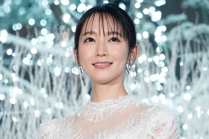 吉岡里帆さん（2025年11月19日、時事通信フォト）