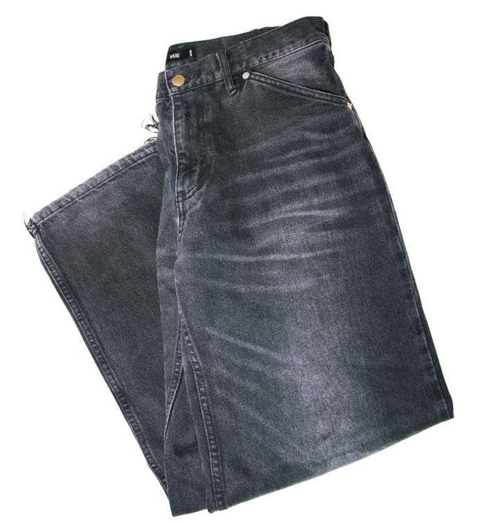 ダンス＆ボーカルグループ「THE JET BOY BANGERZ（TJBB）」TAKUMIさんのベストバイ HAREのワイドデニム