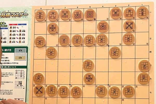 濡らして貼る「お風呂ポスター」の専門ECに注目！知育以外も多数、オリジナル製作も