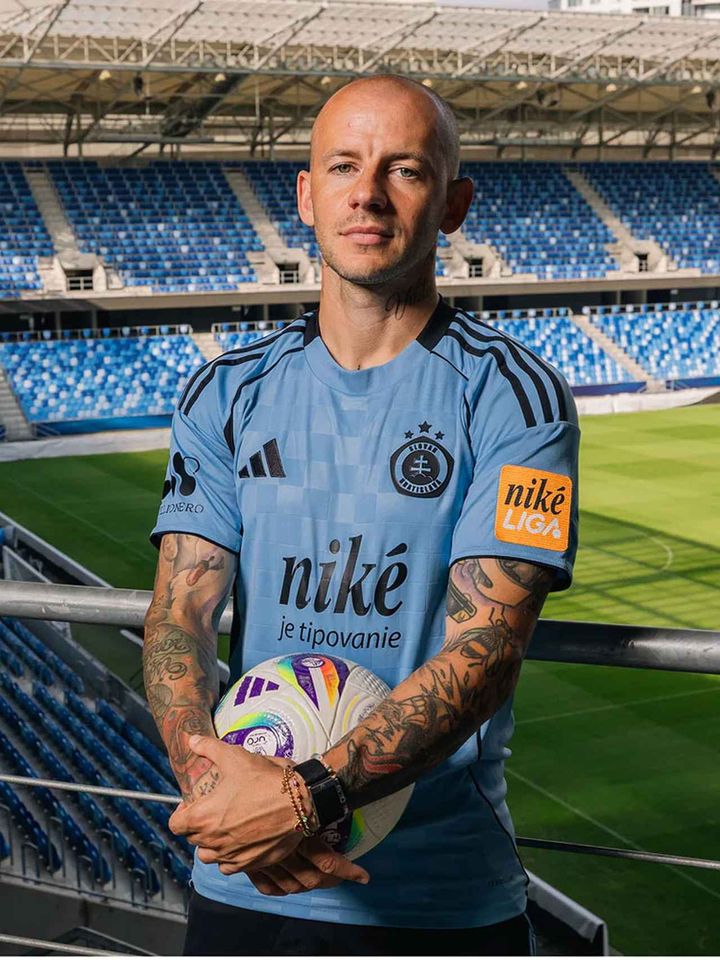 画像: Slovan Bratislava 2025-26 adidas Home