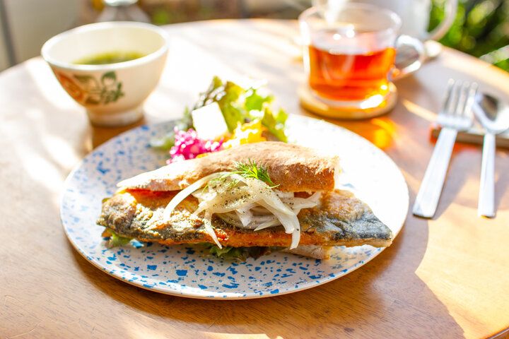 フランスの田舎町のよう。幡ヶ谷の隠れ家カフェで、酵母から手作りした絶品バゲットサンドを♪「Cafe Les Gourmandises」