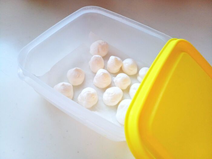 「余ったホイップ」絶対に捨てないで！そのまま冷凍するだけで、おうちのコーヒーが〈お店レベル〉に激変します♡