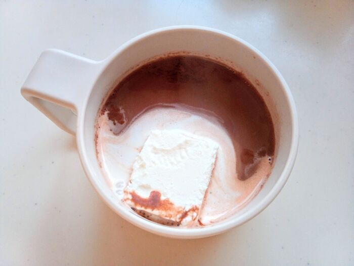 「余ったホイップ」絶対に捨てないで！そのまま冷凍するだけで、おうちのコーヒーが〈お店レベル〉に激変します♡