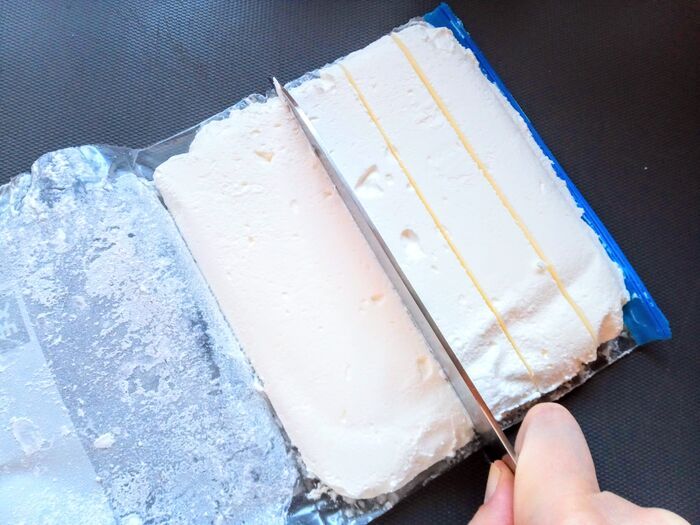 「余ったホイップ」絶対に捨てないで！そのまま冷凍するだけで、おうちのコーヒーが〈お店レベル〉に激変します♡