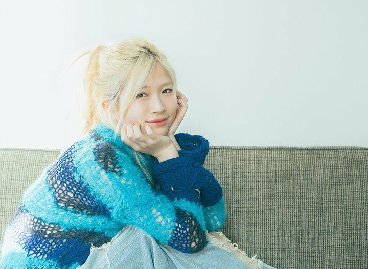 声優・青山吉能アーティスト写真