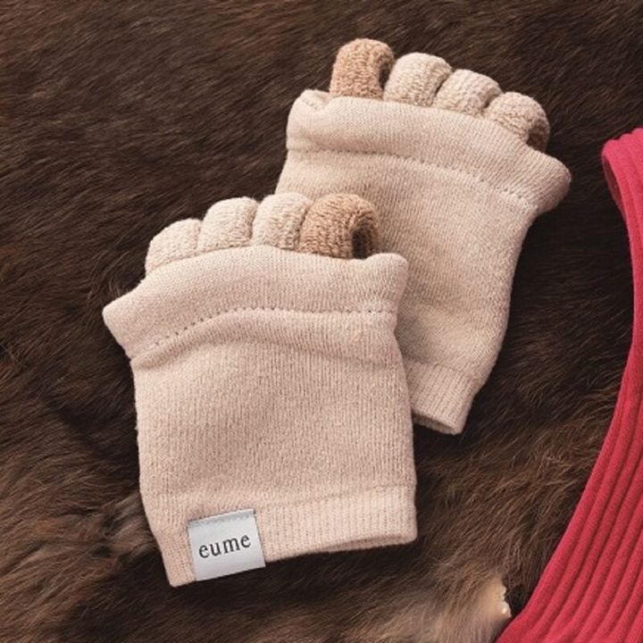 eume 足指リフレソックス モカ 1700円（コスメキッチン）