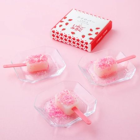 素朴なのに新食感の「ウイロバー いちごみるく」登場。伝統の「白ういろ」が進化！