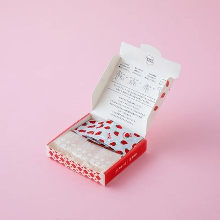 素朴なのに新食感の「ウイロバー いちごみるく」登場。伝統の「白ういろ」が進化！