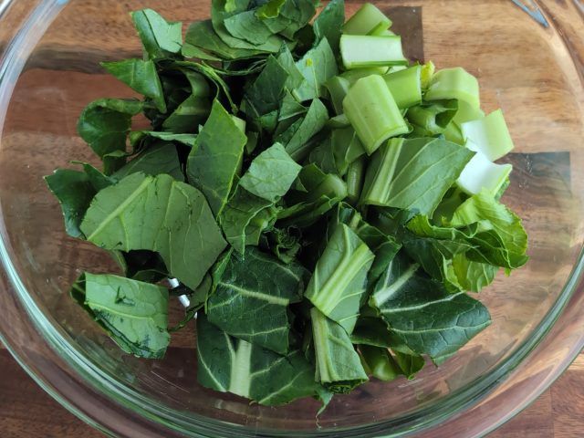 ボウルに入れた小松菜