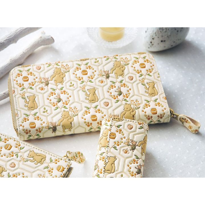 浅草文庫本革長財布 プーさん＆ピグレット