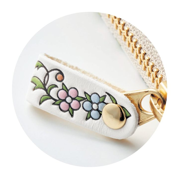 浅草文庫本革長財布 引き手