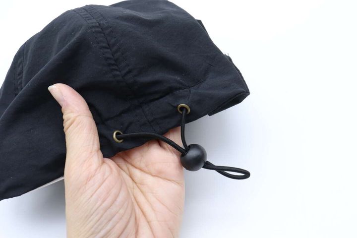 ダイソーの撥水キャップサイズ調整