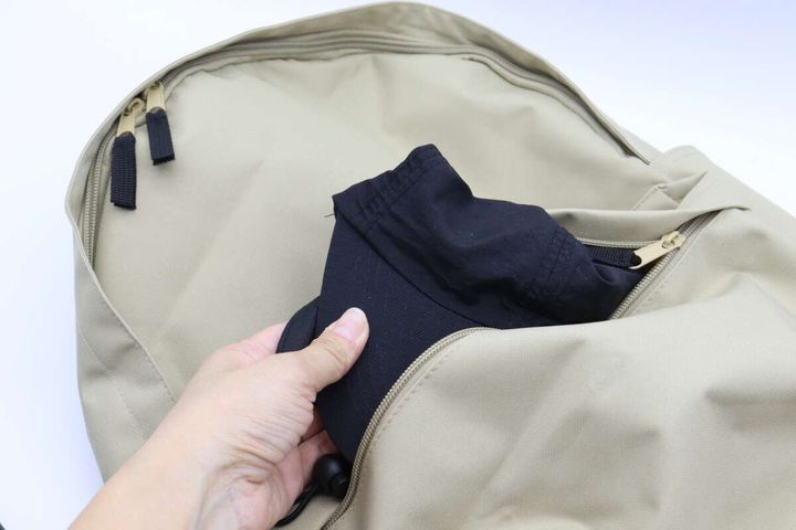 ダイソーの撥水キャップ折りたたみ