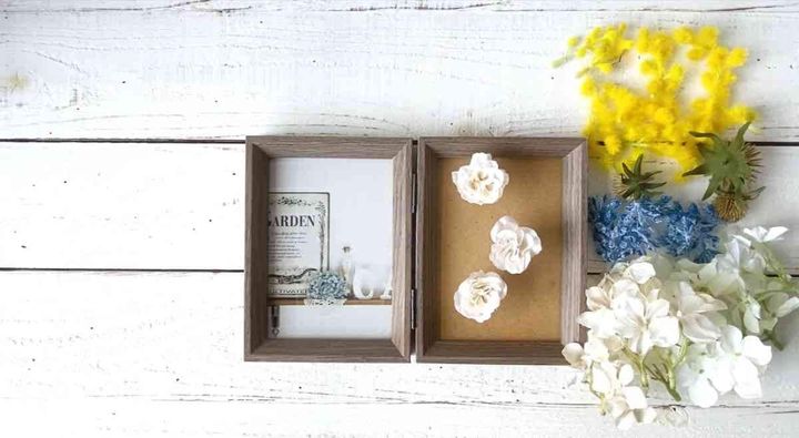 卒業式＆入学式にぴったりなお花のフォトフレームのアレンジ