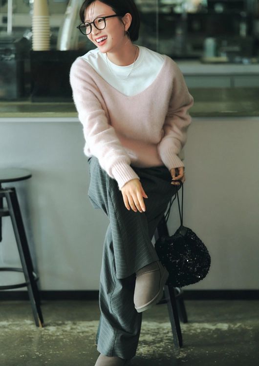 あったかわいいムートンブーツをきれいめコーデのハズシ役に