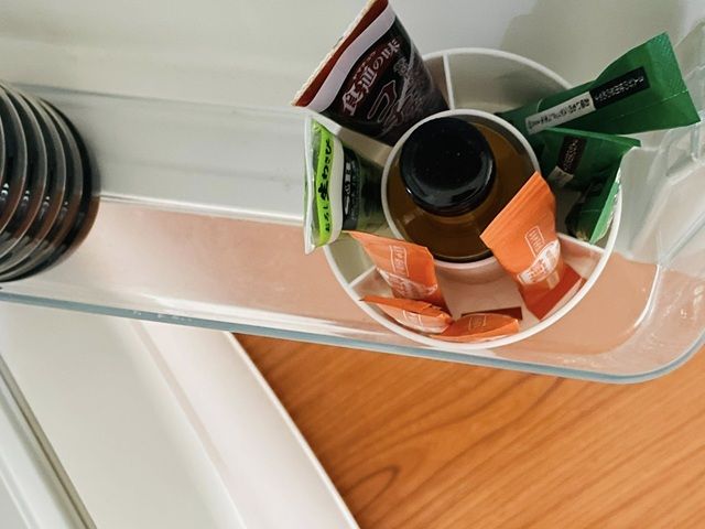 ダイソー 回転できる収納ケース ドアポケットにも収まりやすい