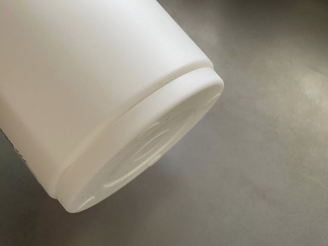 ダイソー 回転できる収納ケース 直径約10cmで省スペース