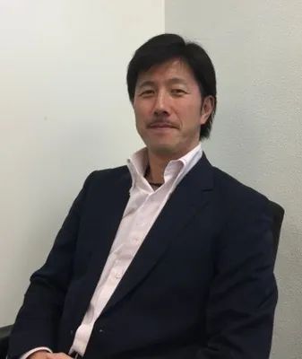 旅の相談をする様子