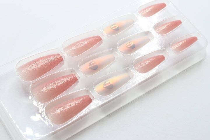 ダイソー ネイルチップ ピンク カーブ