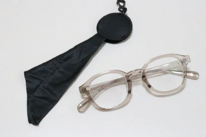 ダイソー 収納ポーチ付メガネ拭き メガネクロス