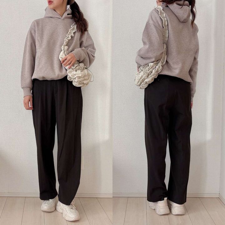 ユニクロスウェットオーバーサイズプルパーカのワイドパンツコーデ