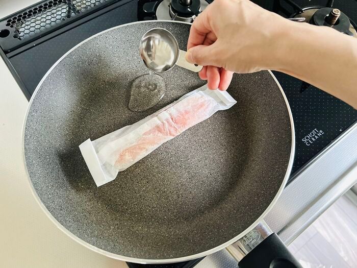 鮭の切り身を買ったらすぐやること。パックのまま冷蔵庫に入れるのちょっと待って！