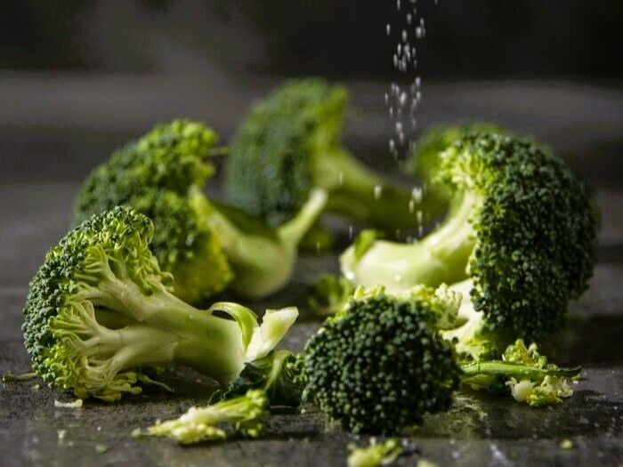 ブロッコリーをおいしく「レンチン」する方法。茹でるよりも栄養が取れるって本当？