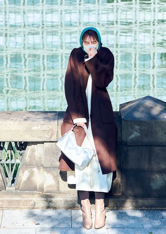 【毎日コーデ】流行りの真知子巻きで通勤服に今っぽさを