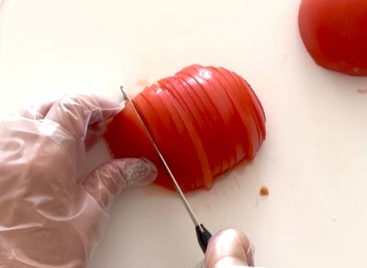 ハートのトマトサラダ