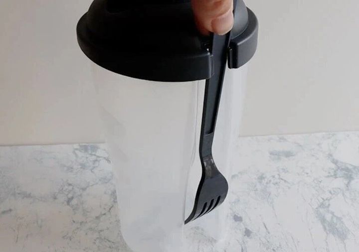 ダイソーのサラダコンテナのビジュアル