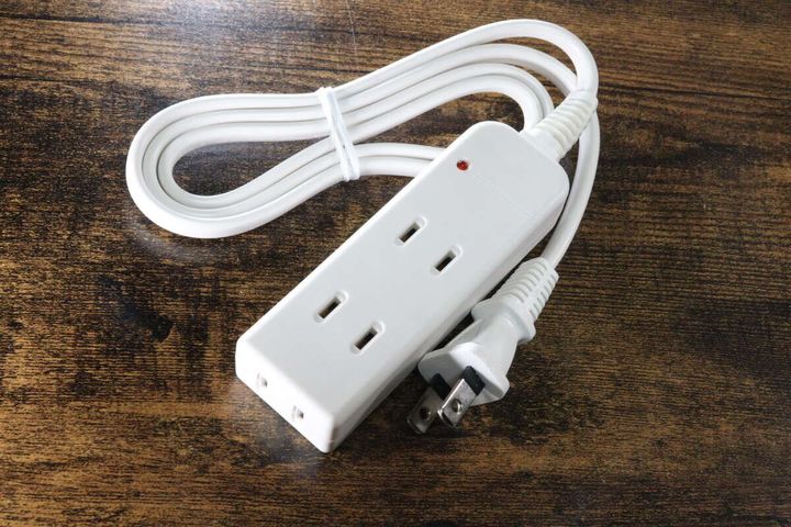 ダイソーの3個口安全タップのビジュアル