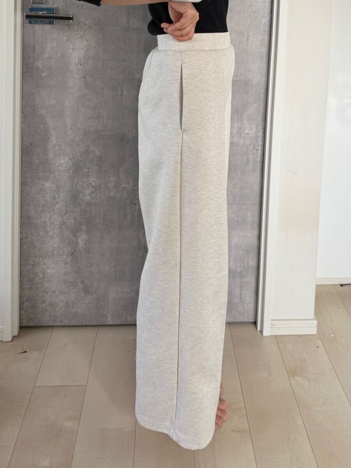 ユニクロスウェットストレートパンツ Mサイズ丈感 サイドシルエット