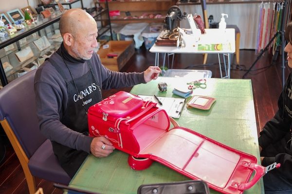 思い出をバッグや小物へ再生。「カナーズ・ジャパン」がランドセルリメイクの予約開始