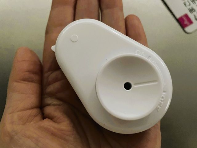 ダイソー たまごのプッチン穴あけ器 手のひらサイズ