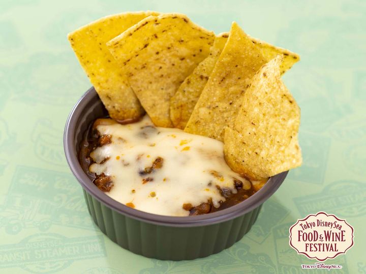 ミゲルズ・エルドラド・キャンティーナ“東京ディズニーシー・フード＆ワイン・フェスティバル2026”チリコンカン（チーズ、コーンチップス）