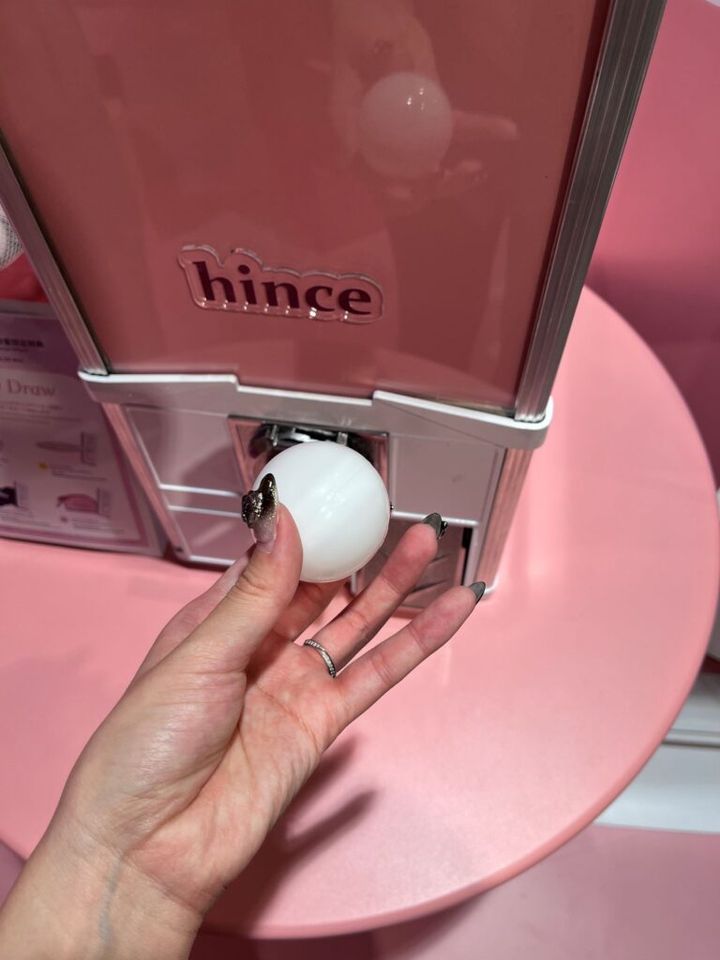 筆者は白色が出たので、下地の「サシェ」をゲットしました。