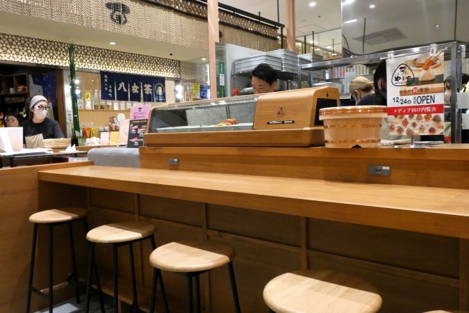 おむすびやまや カウンター席