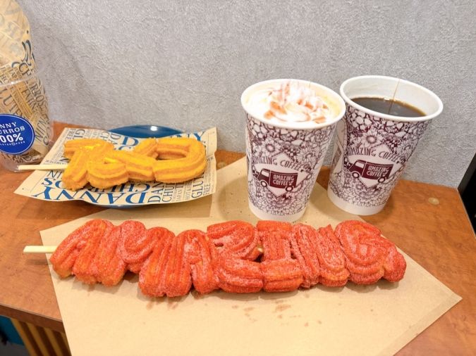 DANNY CHURROS produced by AMAZING COFFEE 文字チュロス