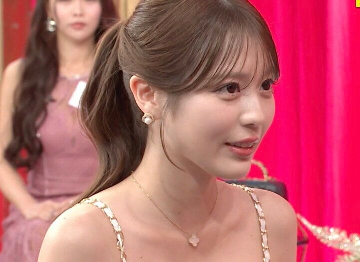 【写真・画像】アナウンサーからキャバ嬢に転身した人気キャバ嬢「ホームシックを治したい」「交通費だけで月50万円」深刻な悩みを告白 1枚目