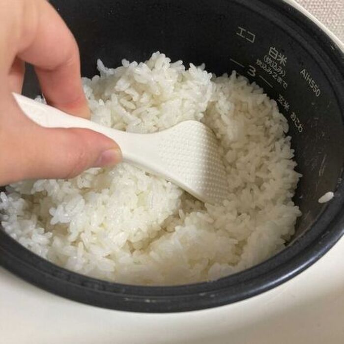 ご飯を釜の中で広げちゃダメ！炊いたご飯がマズくなる